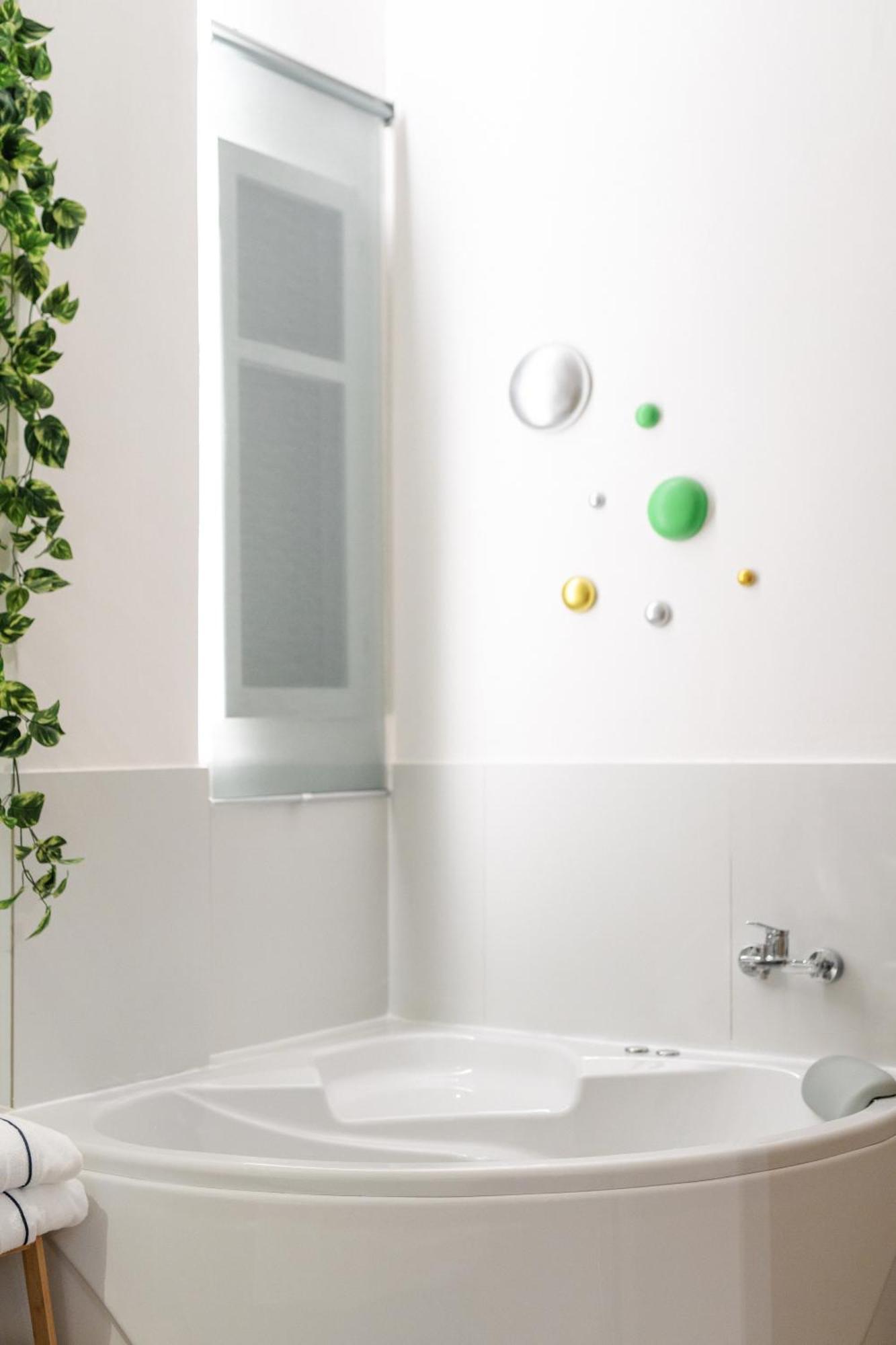 Couple-In Magical Suite With Jacuzzi Солун Екстериор снимка